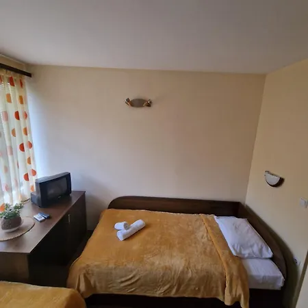 Rebeka Guest House Tryavna Exterior photo