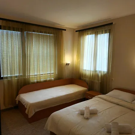 Rebeka Guest House Tryavna Exterior photo