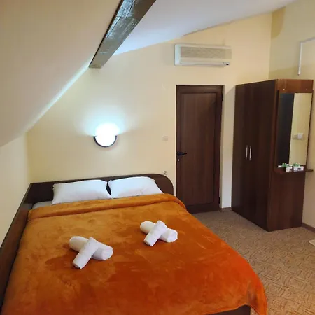 Rebeka Guest House Tryavna Exterior photo