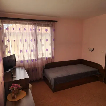 Rebeka Guest House Tryavna Exterior photo